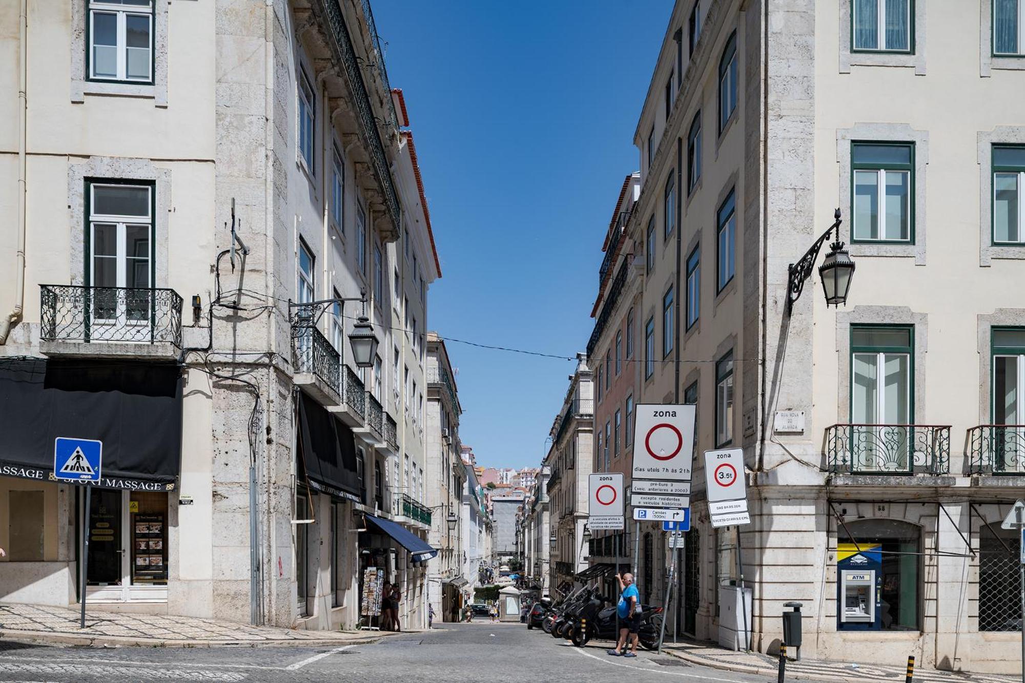 Made For The Lovers- Urban Charm In Chiado Appartement